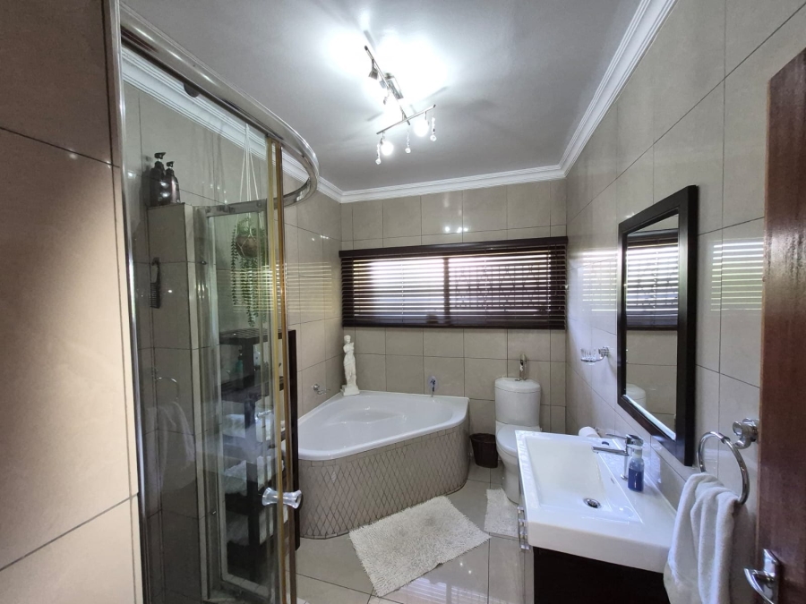 4 Bedroom Property for Sale in Royldene Northern Cape